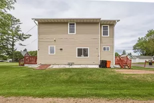 332 Lincoln St, Stanley, WI 54768 - Photo 4