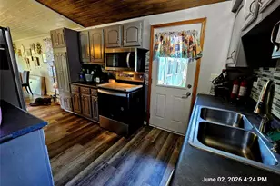 305 W Wisconsin St, Chippewa Falls, WI 54729 - Photo 4