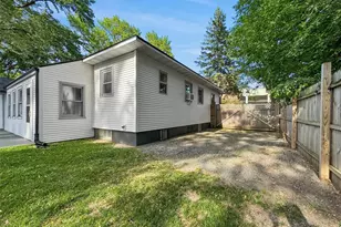 1615 S Broadway St, Menomonie, WI 54751 - Photo 34