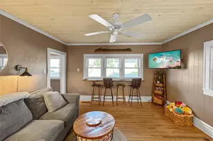 1615 S Broadway St, Menomonie, WI 54751 - Photo 6