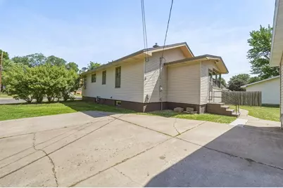109 W Greenville Street, Chippewa Falls, WI 54729 - Photo 4