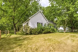 2112 Cleveland St, Eau Claire, WI 54703 - Photo 2