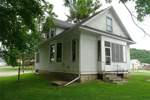 105 Maple Ave, Plum City, WI 54761 - Photo 4
