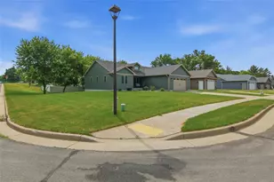 623 Autumn Dr, Altoona, WI 54720 - Photo 34