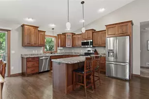 623 Autumn Dr, Altoona, WI 54720 - Photo 6