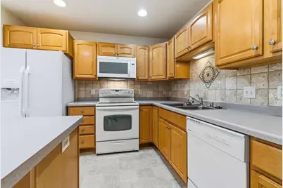 4293 Mill Ridge Circle, Eau Claire, WI 54703 - Photo 8