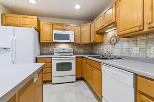 4293 Mill Ridge Cir, Eau Claire, WI 54703 - Photo 8