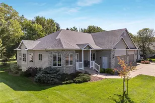 4244 Mill Ridge Cir, Eau Claire, WI 54703 - Photo 2