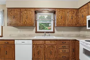 1218 Raedel Rd, Eau Claire, WI 54703 - Photo 10