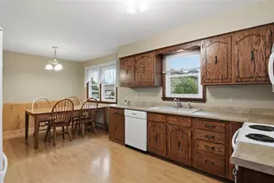 1218 Raedel Rd, Eau Claire, WI 54703 - Photo 8