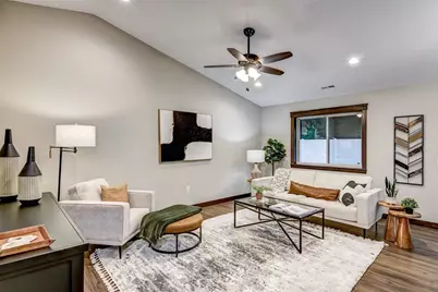 5610 Moss Trail, Eau Claire, WI 54701 - Photo 4