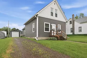 213 Garfield St, Stanley, WI 54768 - Photo 2