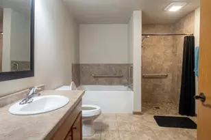 5559 Cyndi Ct #5557 &amp #5559, Eau Claire, WI 54703 - Photo 4