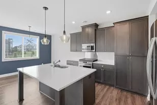 1710 Southpoint Ln, Hudson, WI 54016 - Photo 8
