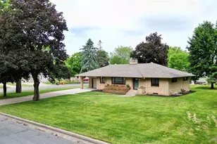 1602 South St, Eau Claire, WI 54701 - Photo 2