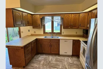2935 Bobbie Street, Eau Claire, WI 54703 - Photo 8