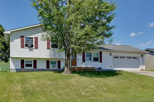 203 Hart St, Melrose, WI 54642 - Photo 2