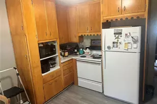 1914 Hopkins Ave, Eau Claire, WI 54701 - Photo 4