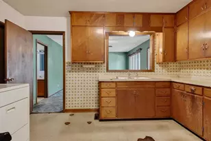 208 S 7th St, Cornell, WI 54732 - Photo 10