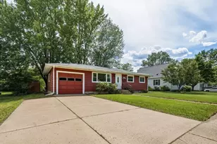 325 Selma St, Eau Claire, WI 54703 - Photo 2