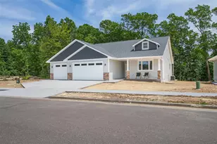 1197 Craven Ct, Eau Claire, WI 54703 - Photo 2