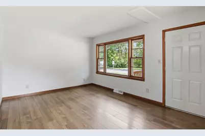 3140 W Folsom Street, Eau Claire, WI 54703 - Photo 2