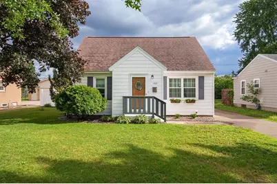 1703 Lyndale Avenue, Eau Claire, WI 54701 - Photo 1