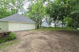 914 6th Ave, Menomonie, WI 54751 - Photo 4
