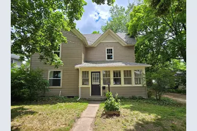 914 6th Avenue, Menomonie, WI 54751 - Photo 1