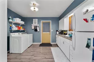 1208 7th St, Menomonie, WI 54751 - Photo 10