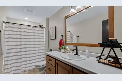 4020 John Hart Place, Eau Claire, WI 54703 - Photo 28