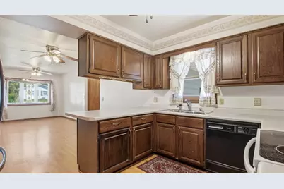 1544 Howard Avenue, Eau Claire, WI 54703 - Photo 6