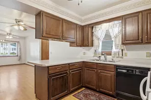 1544 Howard Ave, Eau Claire, WI 54703 - Photo 6