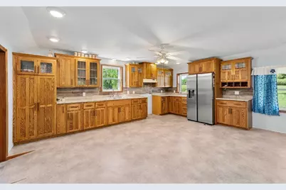 W9663 Kington Road, Thorp, WI 54771 - Photo 10