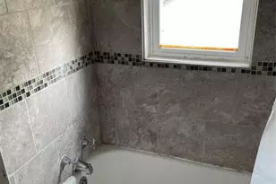 433 Vine St, Eau Claire, WI 54703 - Photo 8