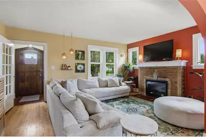 1902 Hogeboom Avenue, Eau Claire, WI 54701 - Photo 2