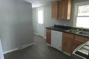 719 E 2nd St, Ladysmith, WI 54848 - Photo 6
