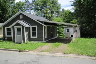 719 E 2nd St, Ladysmith, WI 54848 - Photo 2