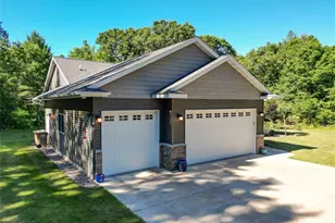 1347 Howard Dr, Eau Claire, WI 54701 - Photo 2