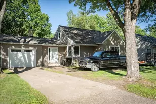 861 Hopwood Ave, Menomonie, WI 54751 - Photo 2
