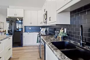 3351 Sunflower Ln, Eau Claire, WI 54703 - Photo 8
