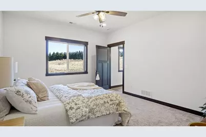 3351 Sunflower Lane, Eau Claire, WI 54703 - Photo 14