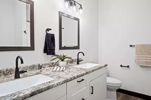 3351 Sunflower Ln, Eau Claire, WI 54703 - Photo 12
