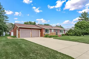 1535 Howard Ave, Eau Claire, WI 54703 - Photo 2
