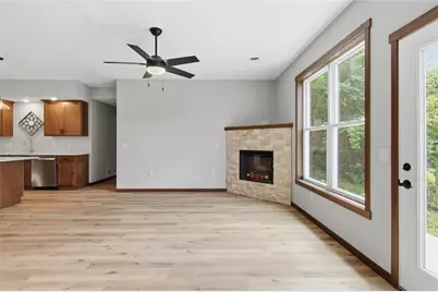 1321 Carpenter Avenue, Eau Claire, WI 54703 - Photo 8