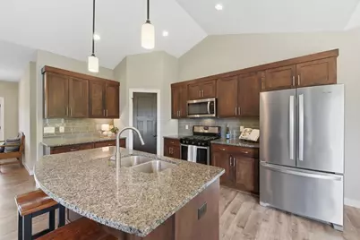 140 Hillcrest Court, Glenwood City, WI 54013 - Photo 6