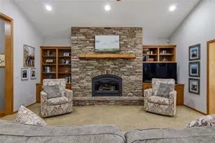 W245 Woodridge Dr, Eau Claire, WI 54701 - Photo 4