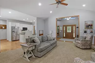 W245 Woodridge Dr, Eau Claire, WI 54701 - Photo 6