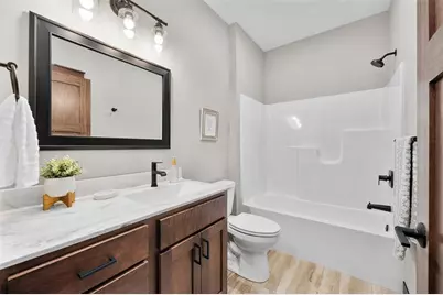 1185 Craven Court, Eau Claire, WI 54703 - Photo 8
