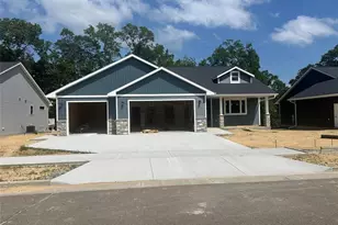 1185 Craven Ct, Eau Claire, WI 54703 - Photo 2